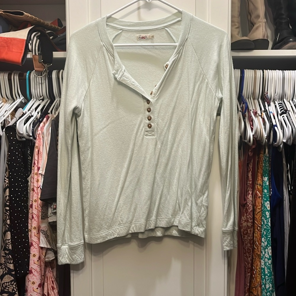 Faherty long sleeve Henley tee cloud soft sz s fog